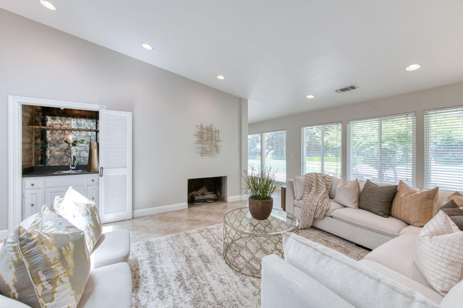 2510 W San Ramon Ave, Fresno, CA 93711