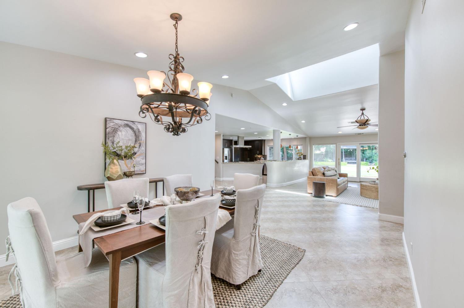 2510 W San Ramon Ave, Fresno, CA 93711