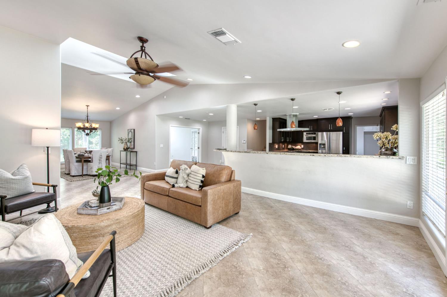 2510 W San Ramon Ave, Fresno, CA 93711