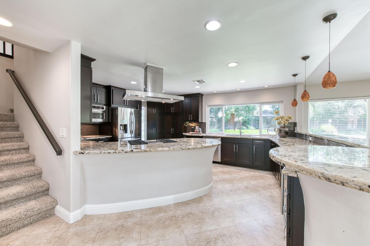 2510 W San Ramon Ave, Fresno, CA 93711