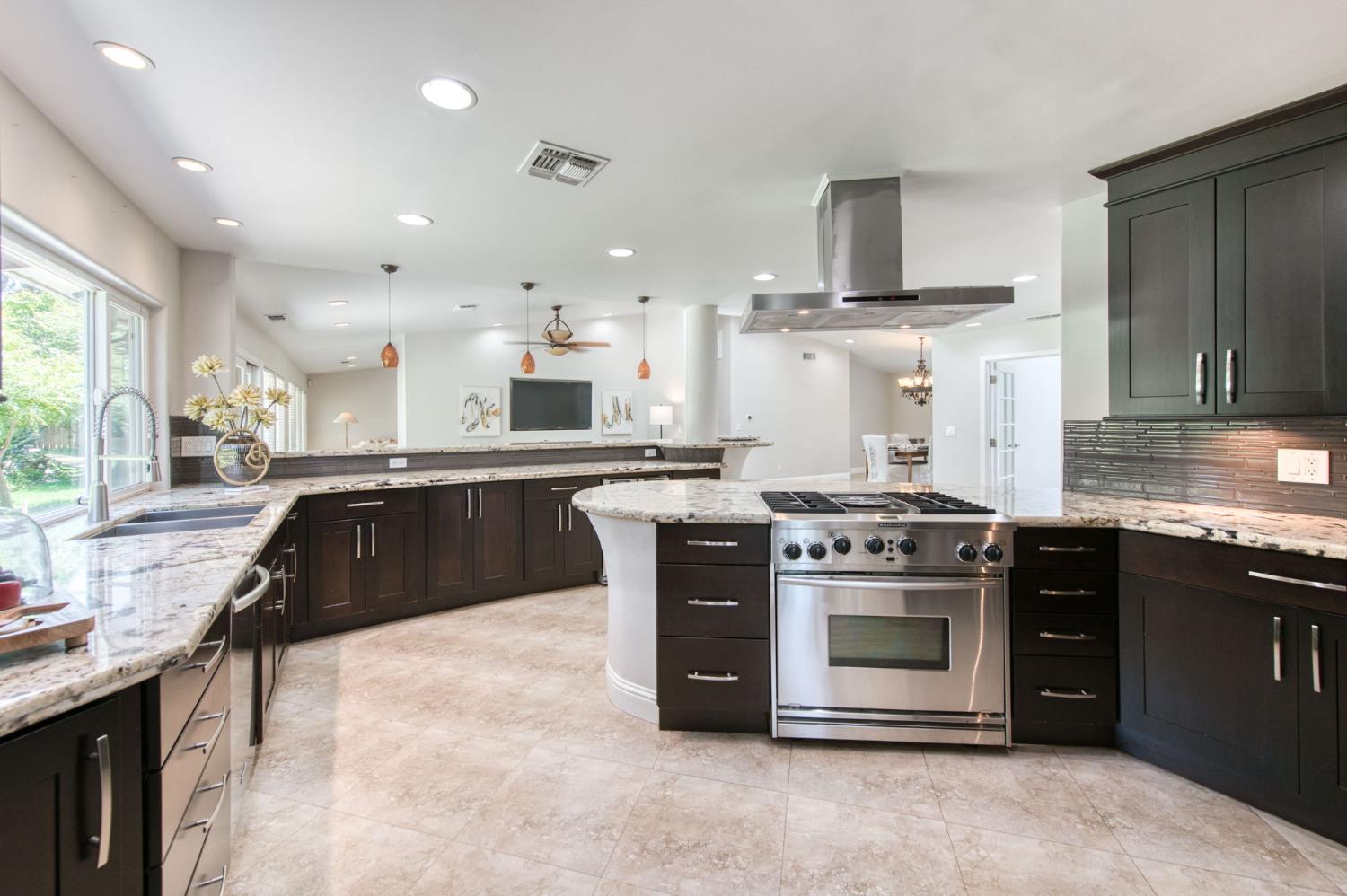2510 W San Ramon Ave, Fresno, CA 93711