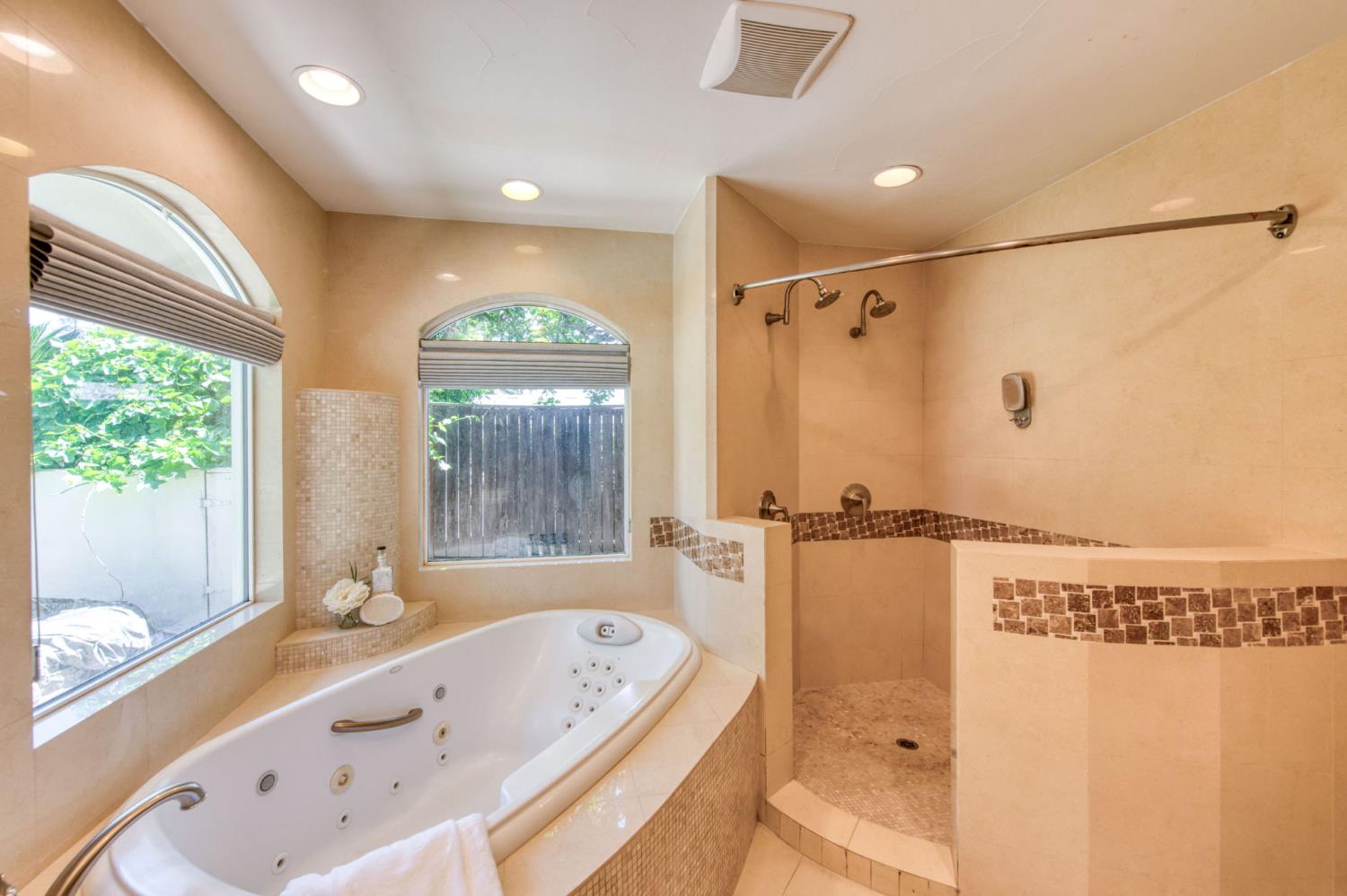 2510 W San Ramon Ave, Fresno, CA 93711
