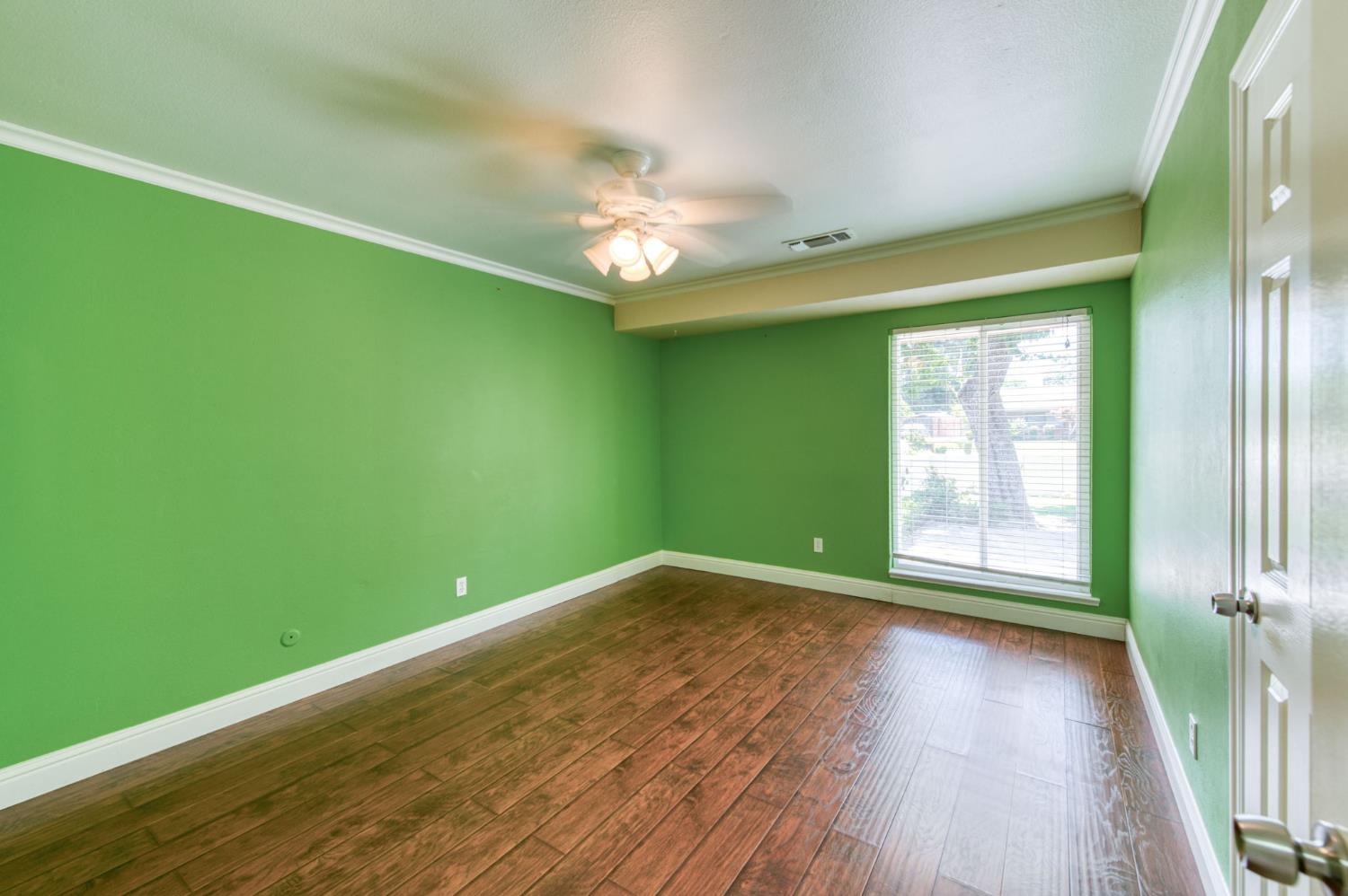 2510 W San Ramon Ave, Fresno, CA 93711