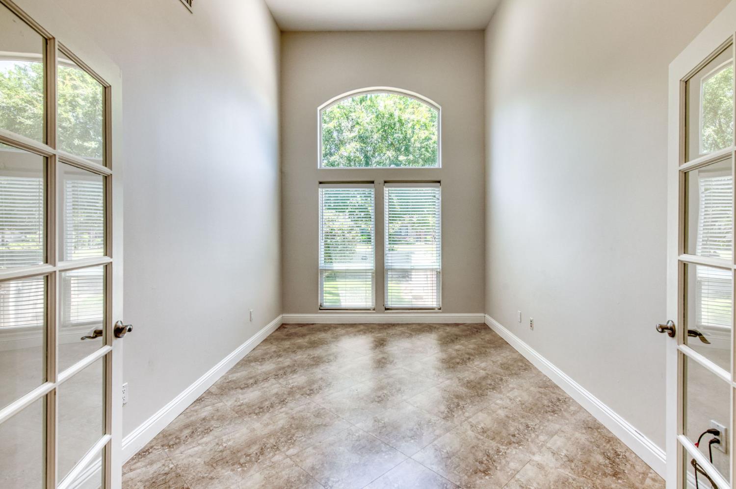 2510 W San Ramon Ave, Fresno, CA 93711