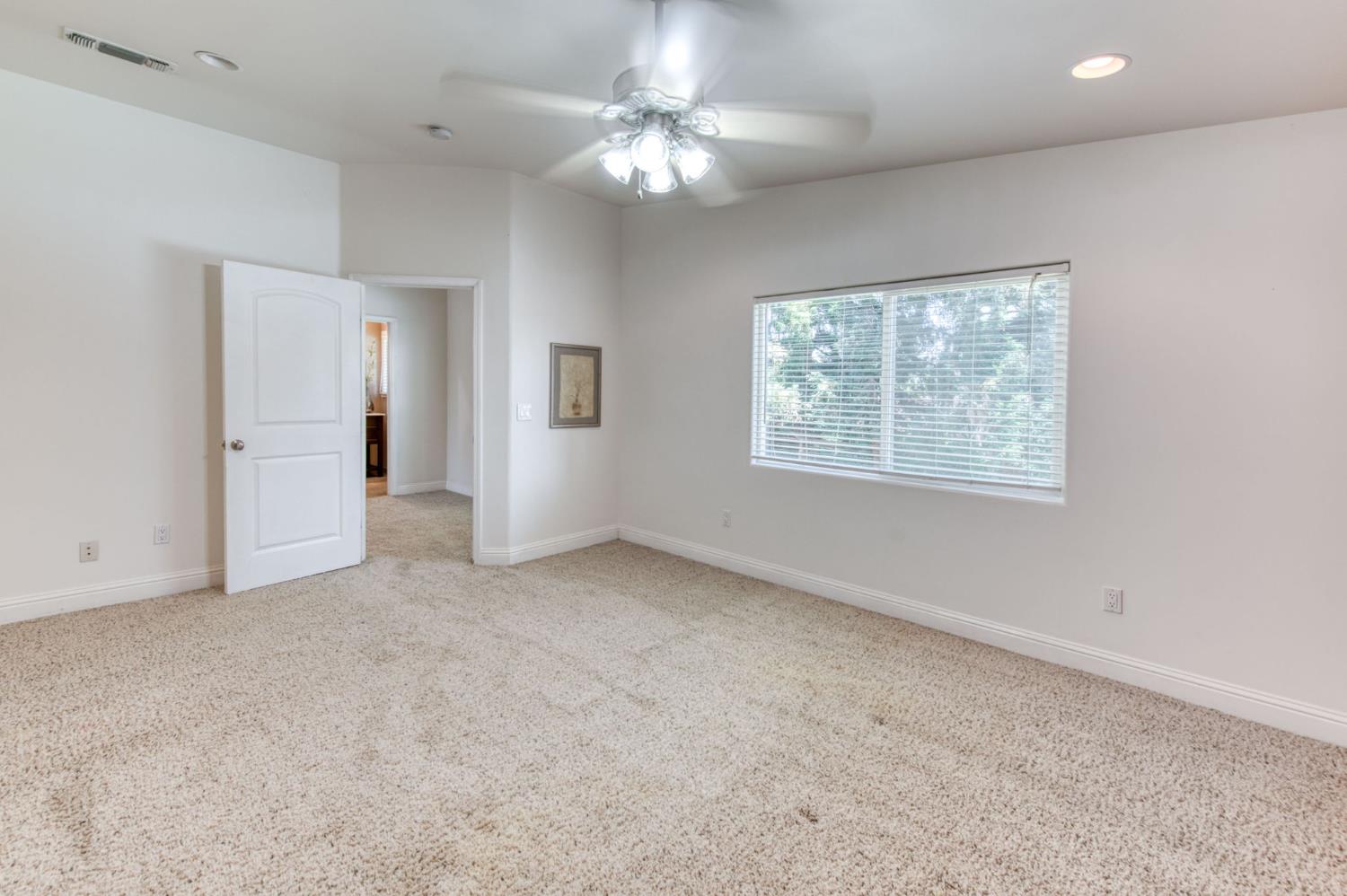 2510 W San Ramon Ave, Fresno, CA 93711