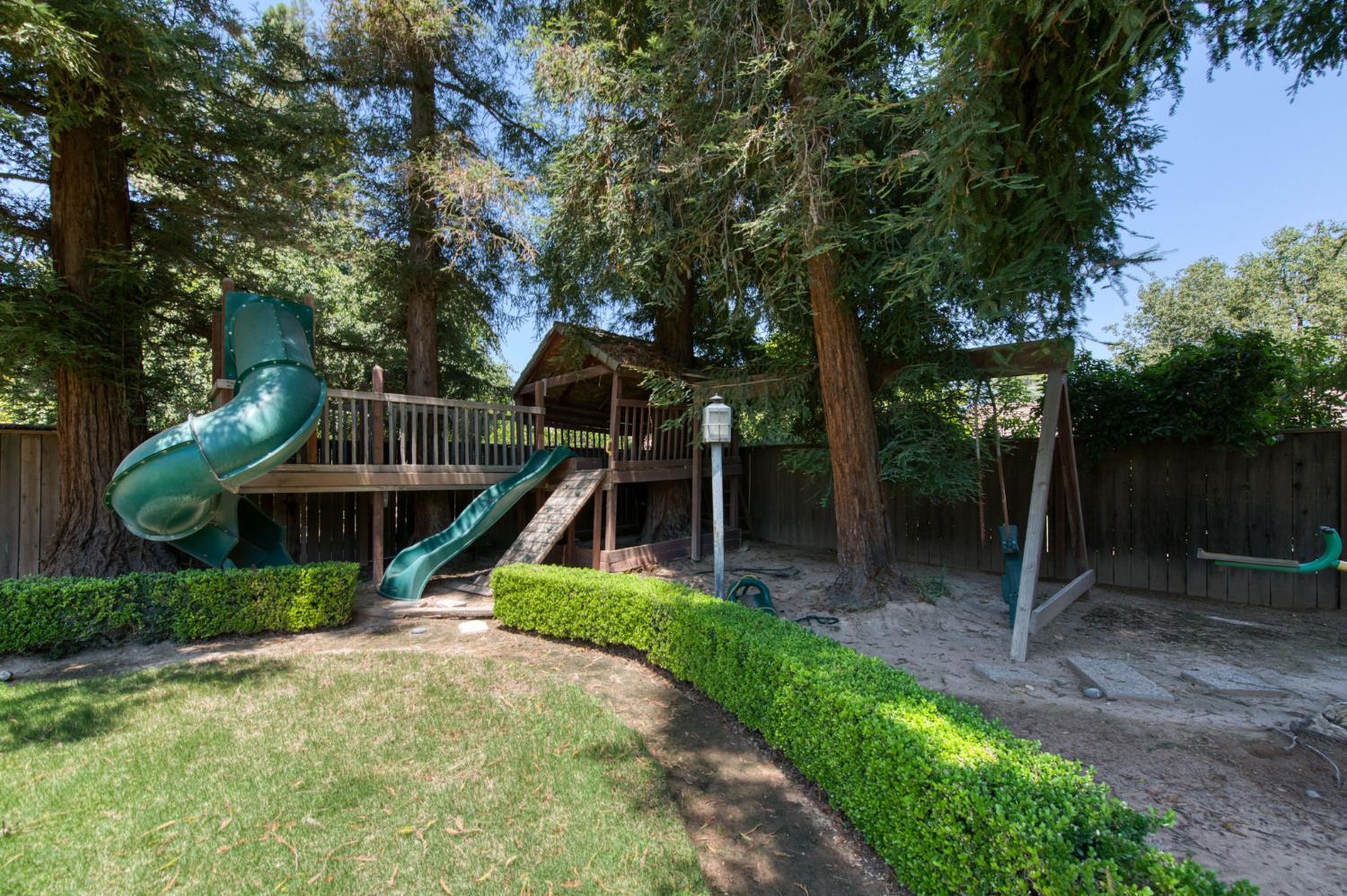 2510 W San Ramon Ave, Fresno, CA 93711