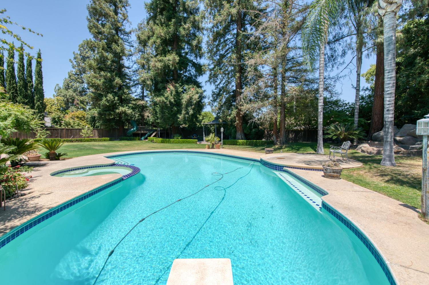 2510 W San Ramon Ave, Fresno, CA 93711