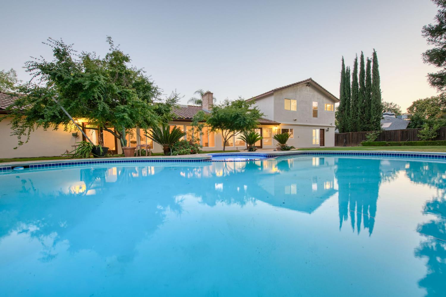 2510 W San Ramon Ave, Fresno, CA 93711