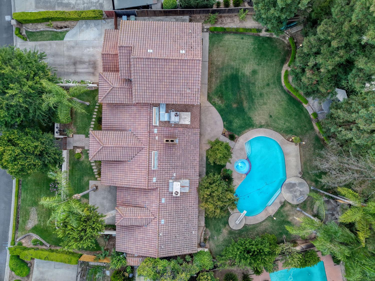 2510 W San Ramon Ave, Fresno, CA 93711