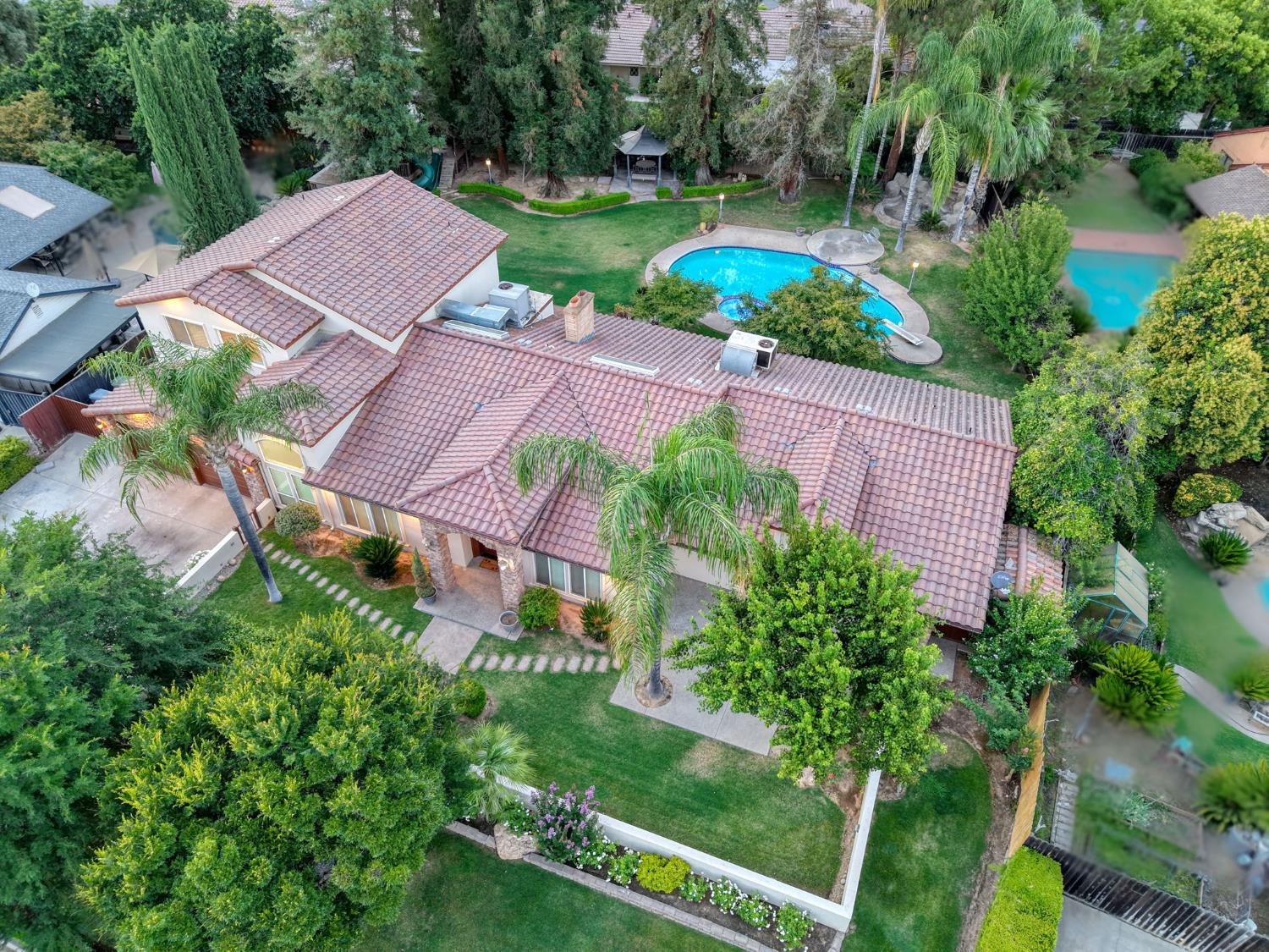 2510 W San Ramon Ave, Fresno, CA 93711