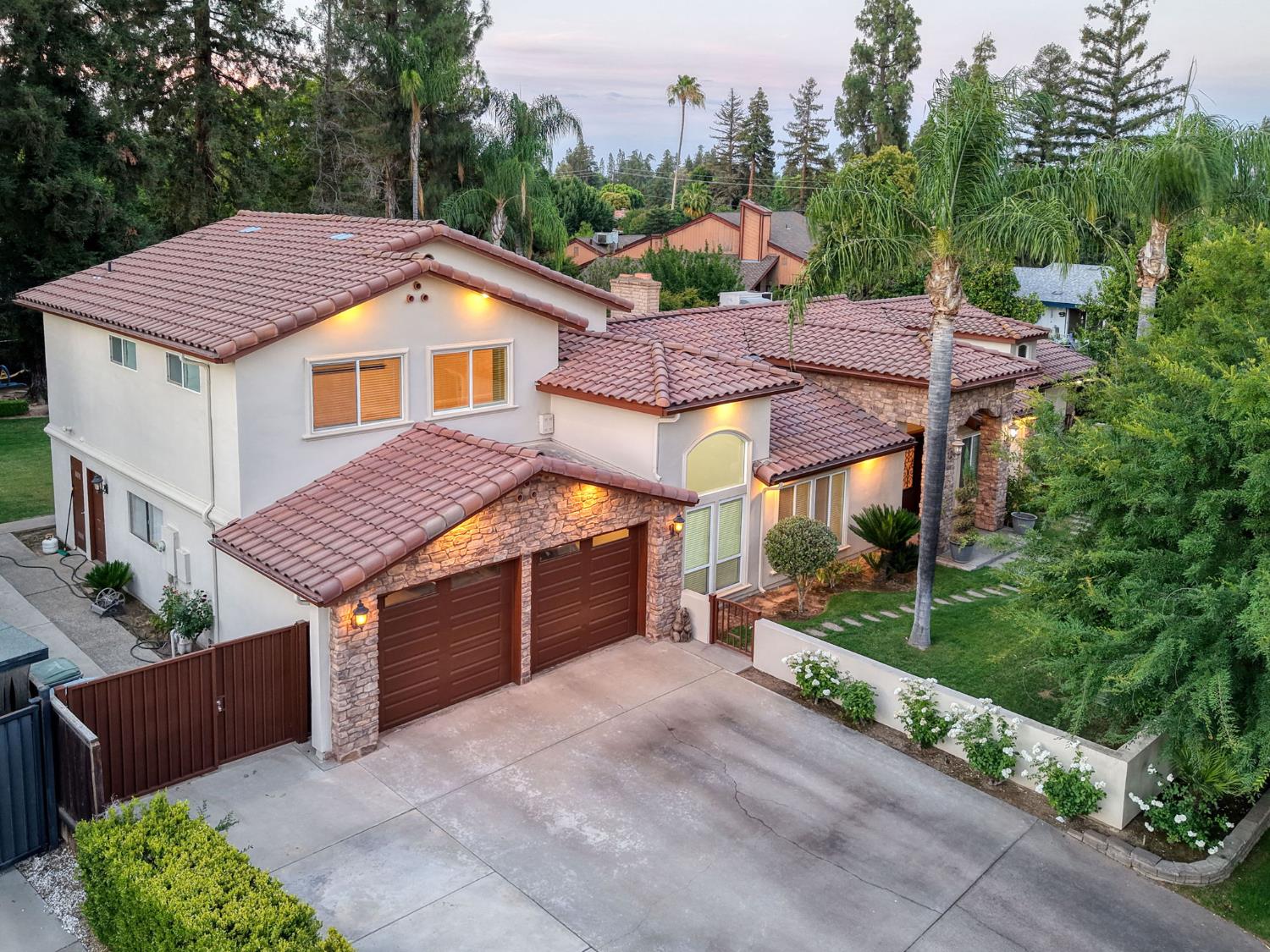 2510 W San Ramon Ave, Fresno, CA 93711