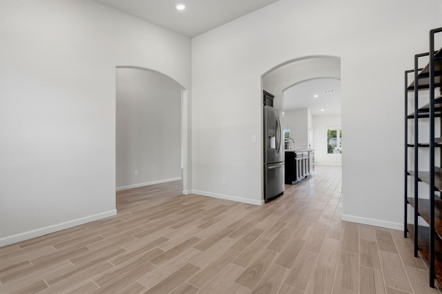 2025 Madeline Dr, Hanford, CA 93230