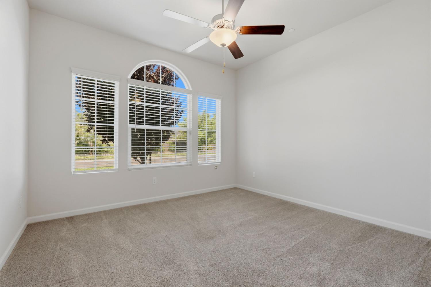 2025 Madeline Dr, Hanford, CA 93230