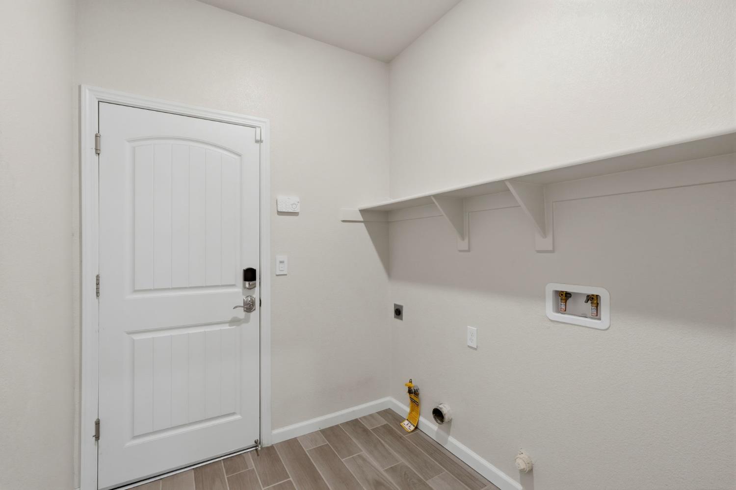 2025 Madeline Dr, Hanford, CA 93230