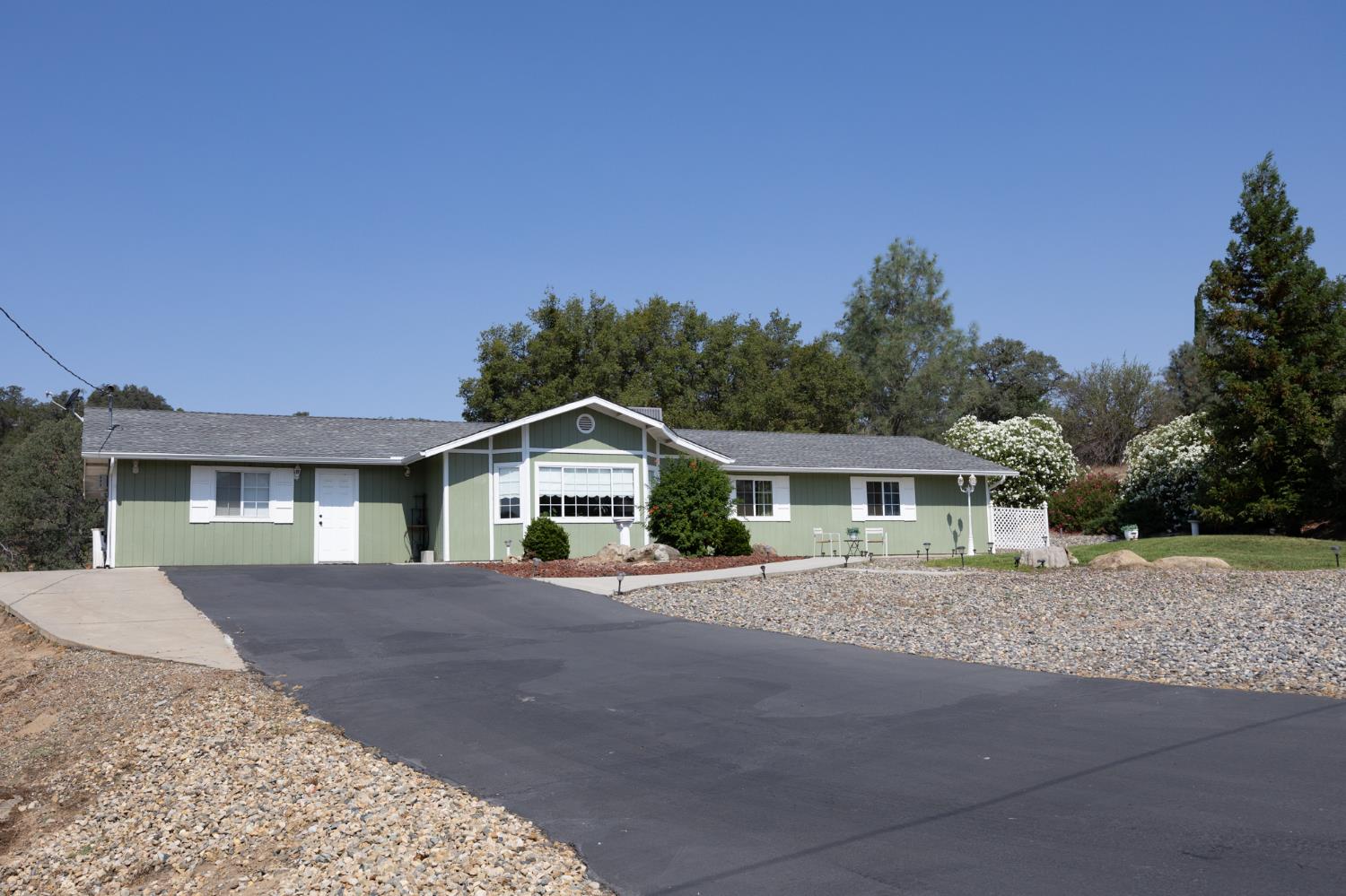 30572 Titan Dr, Coarsegold, CA 93614
