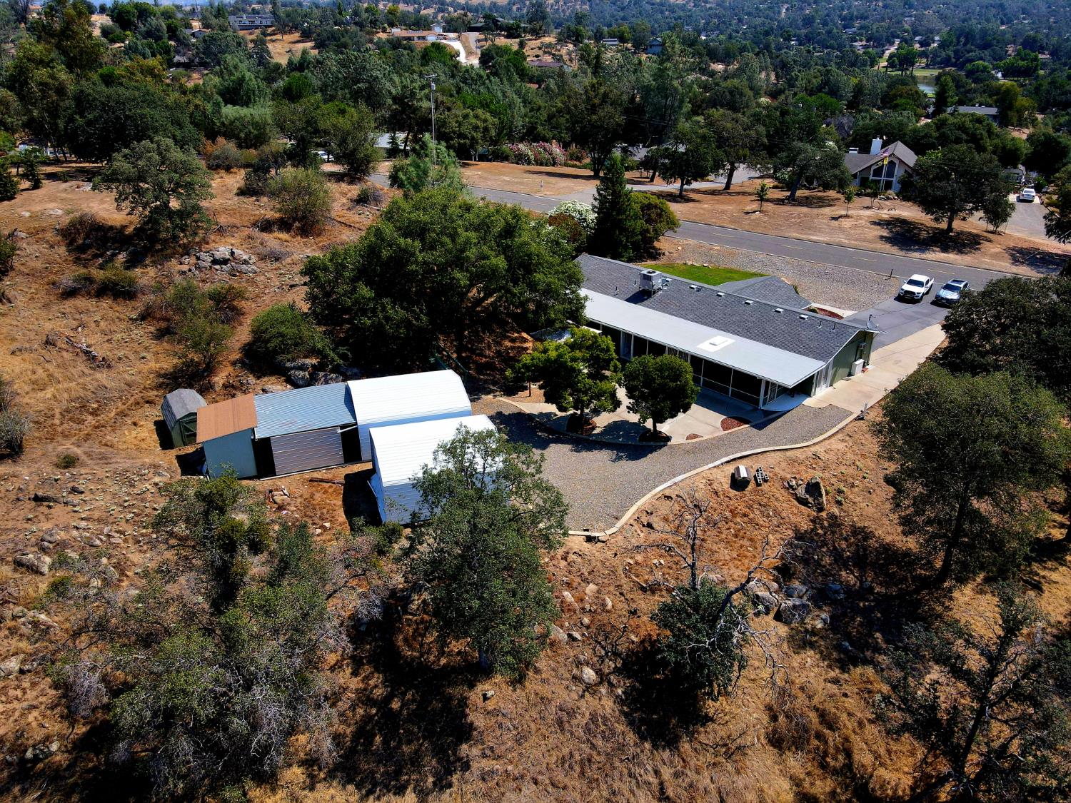 30572 Titan Dr, Coarsegold, CA 93614