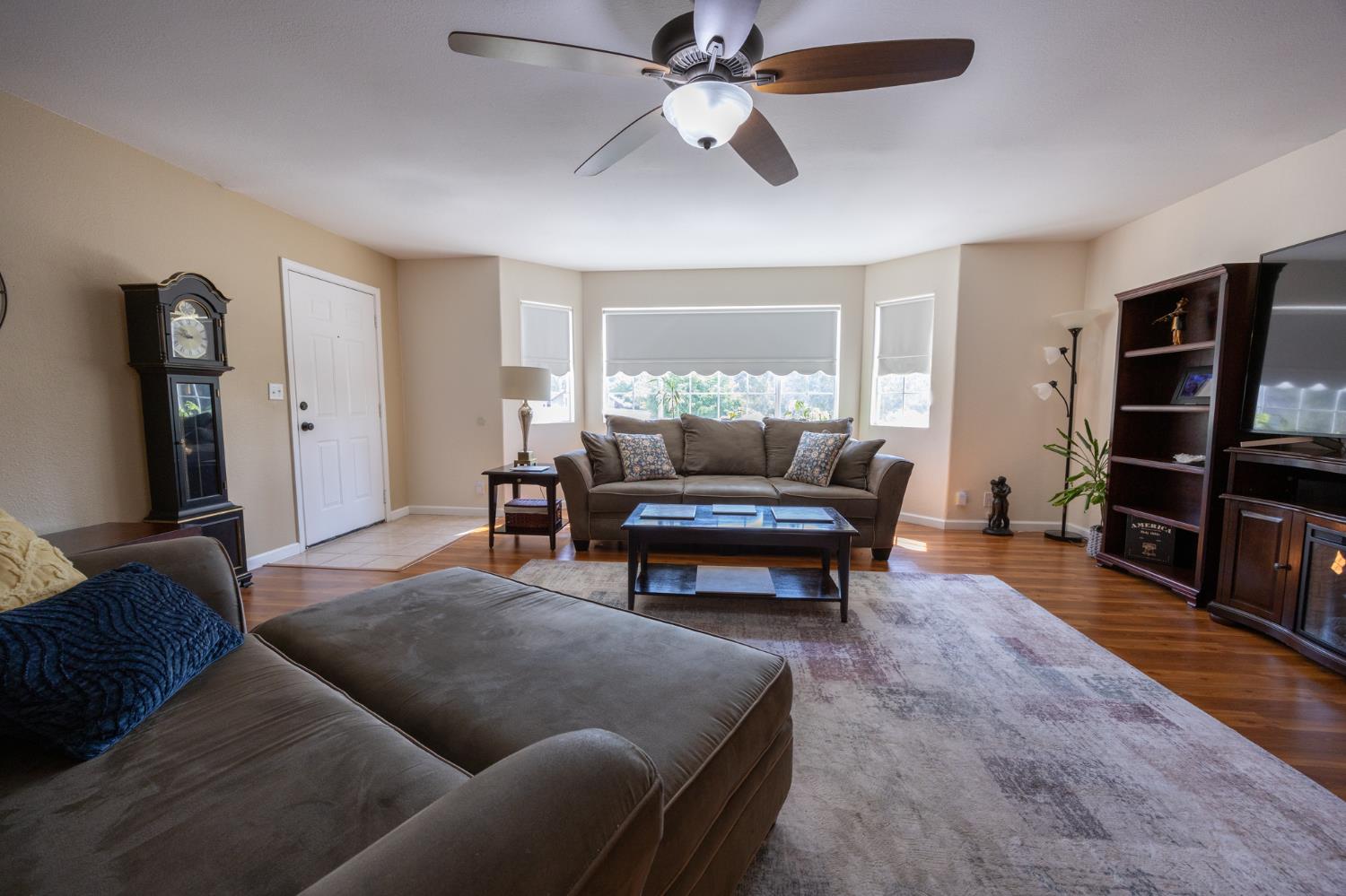 30572 Titan Dr, Coarsegold, CA 93614