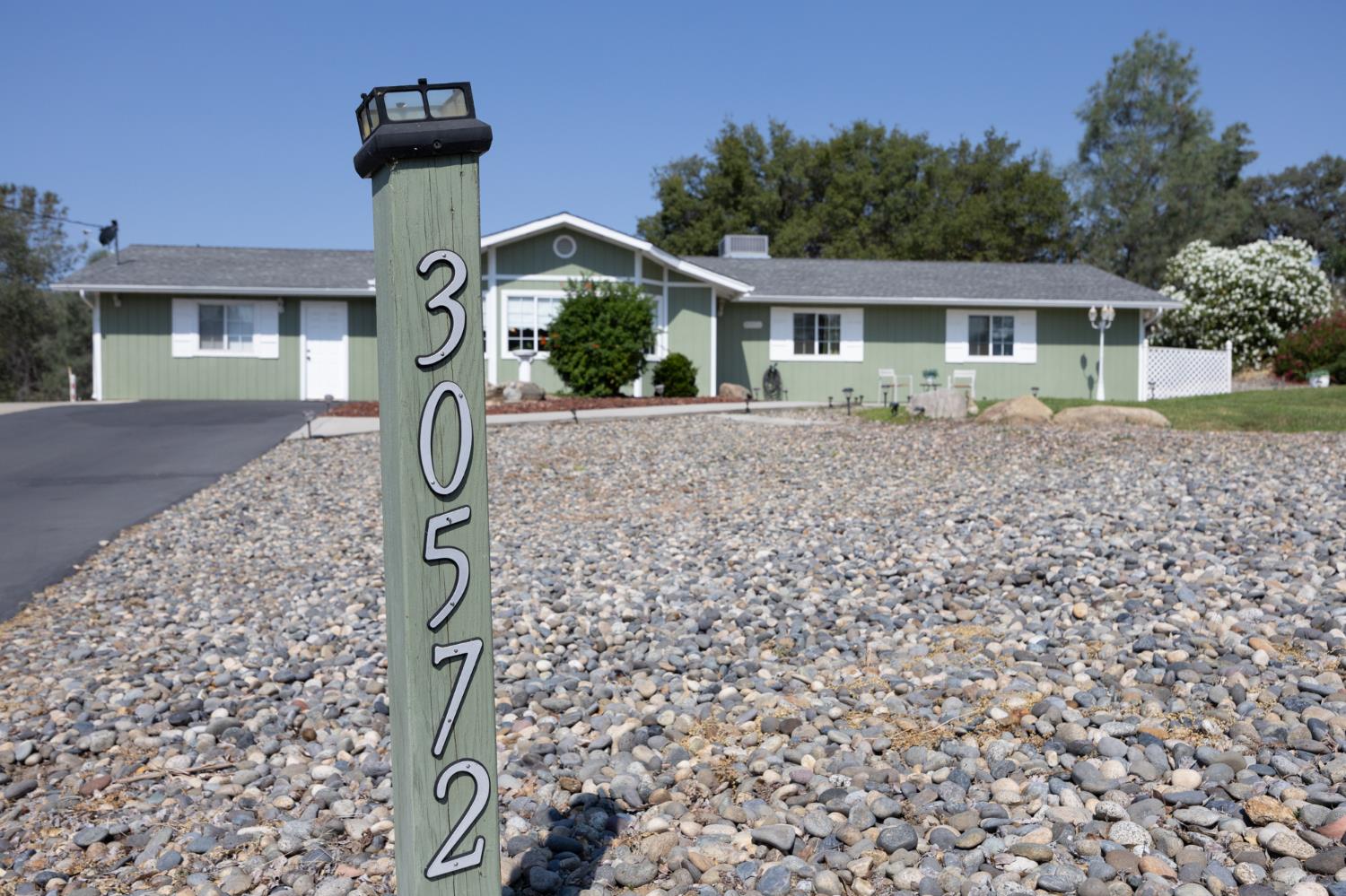 30572 Titan Dr, Coarsegold, CA 93614