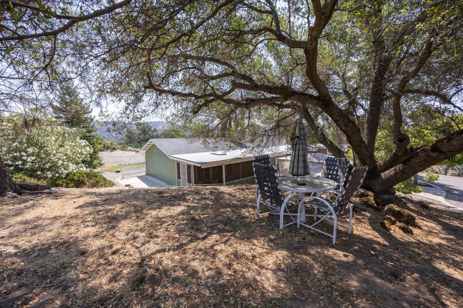 30572 Titan Dr, Coarsegold, CA 93614