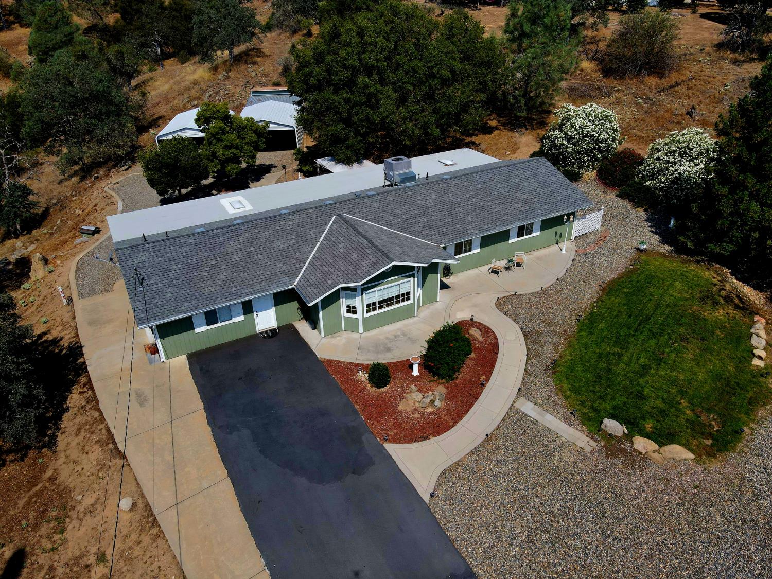 30572 Titan Dr, Coarsegold, CA 93614