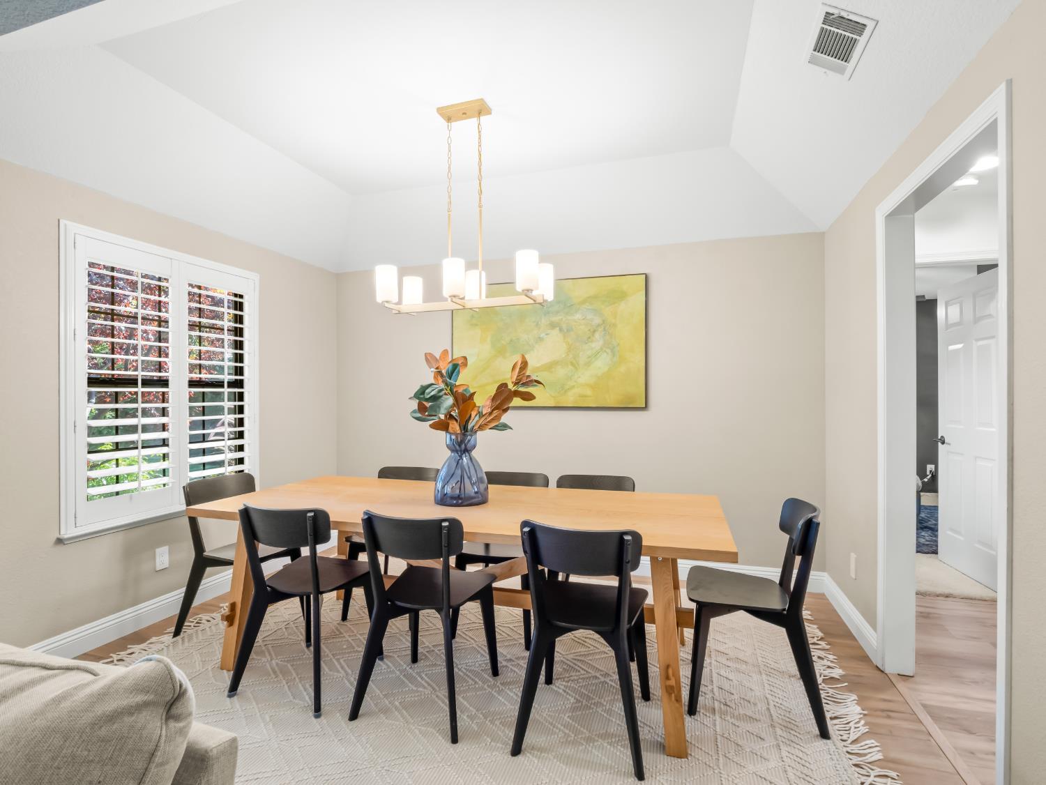 1352 W Palo Alto Ave, Fresno, CA 93711