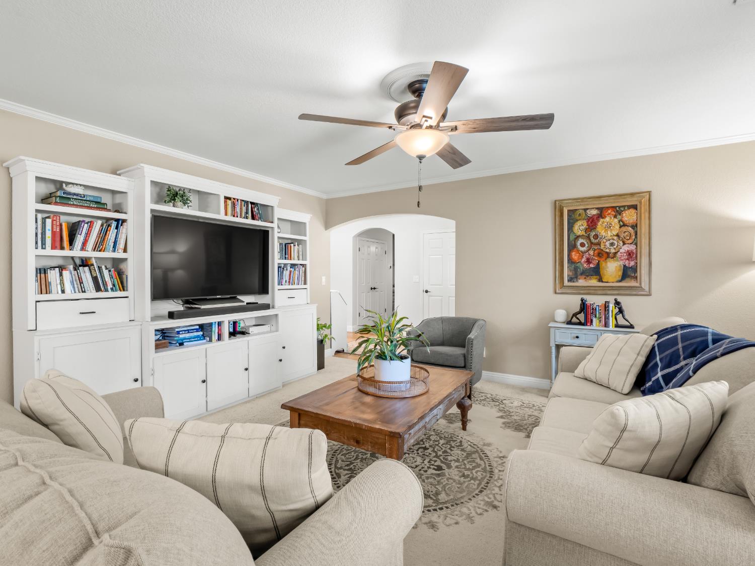 1352 W Palo Alto Ave, Fresno, CA 93711