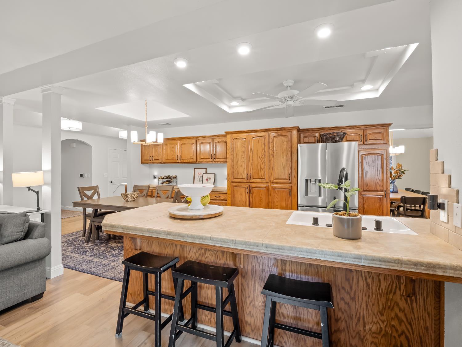 1352 W Palo Alto Ave, Fresno, CA 93711