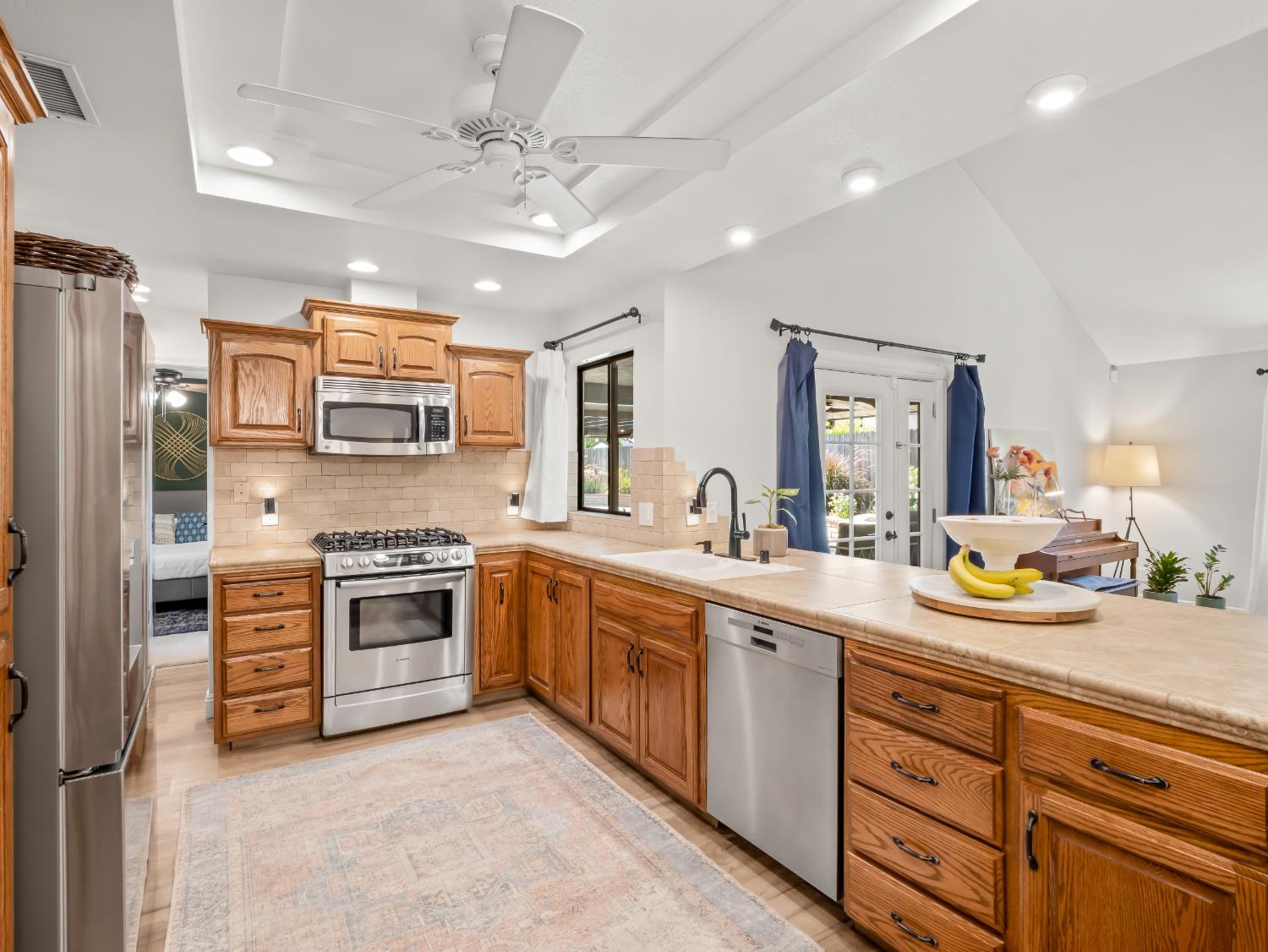 1352 W Palo Alto Ave, Fresno, CA 93711