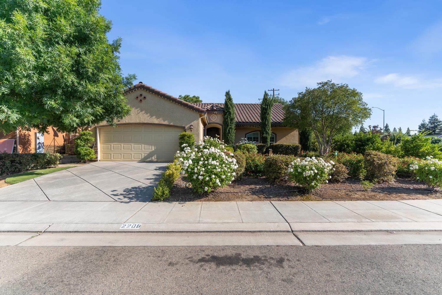 2208 Mesa, Clovis, CA 93611