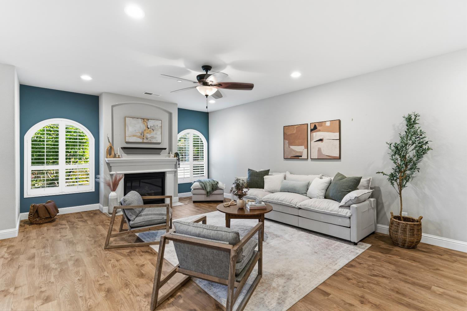 2208 Mesa, Clovis, CA 93611
