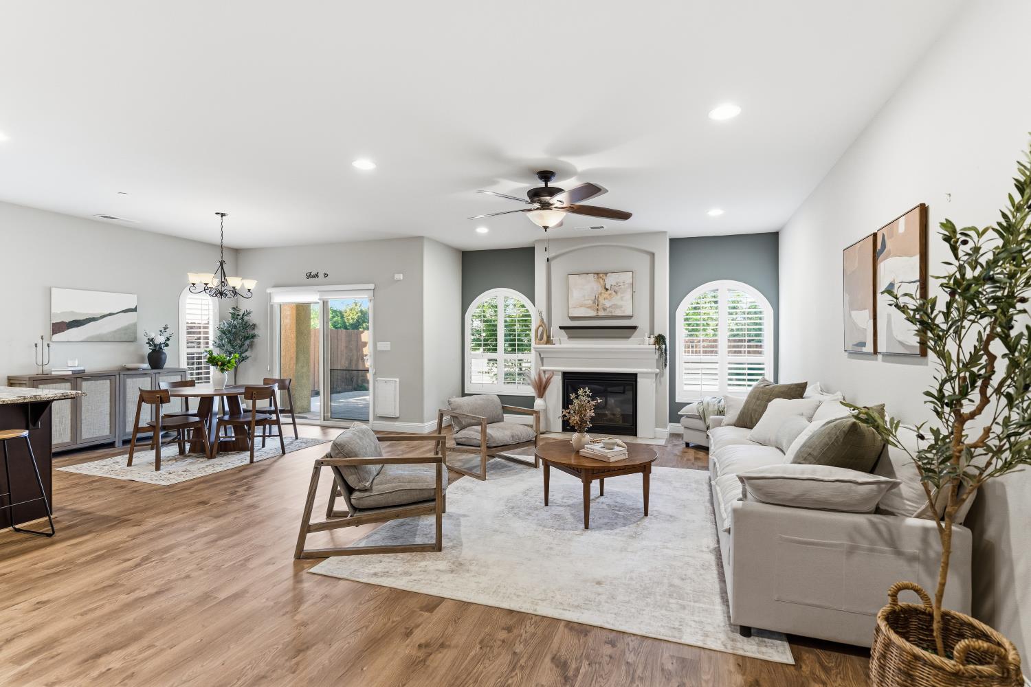 2208 Mesa, Clovis, CA 93611