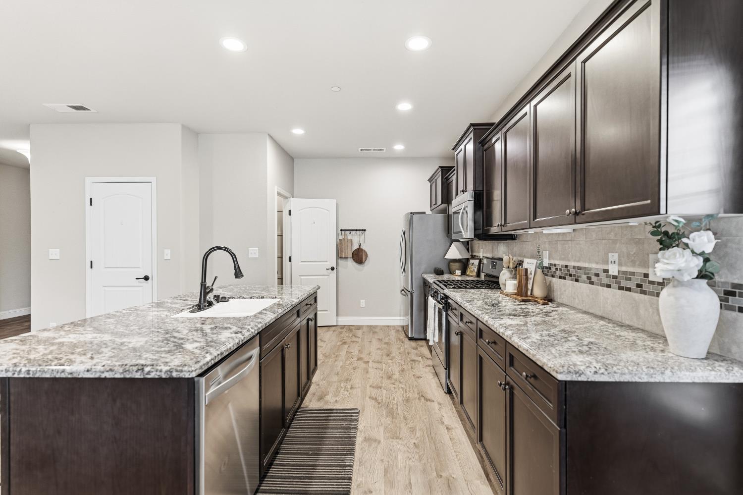 2208 Mesa, Clovis, CA 93611