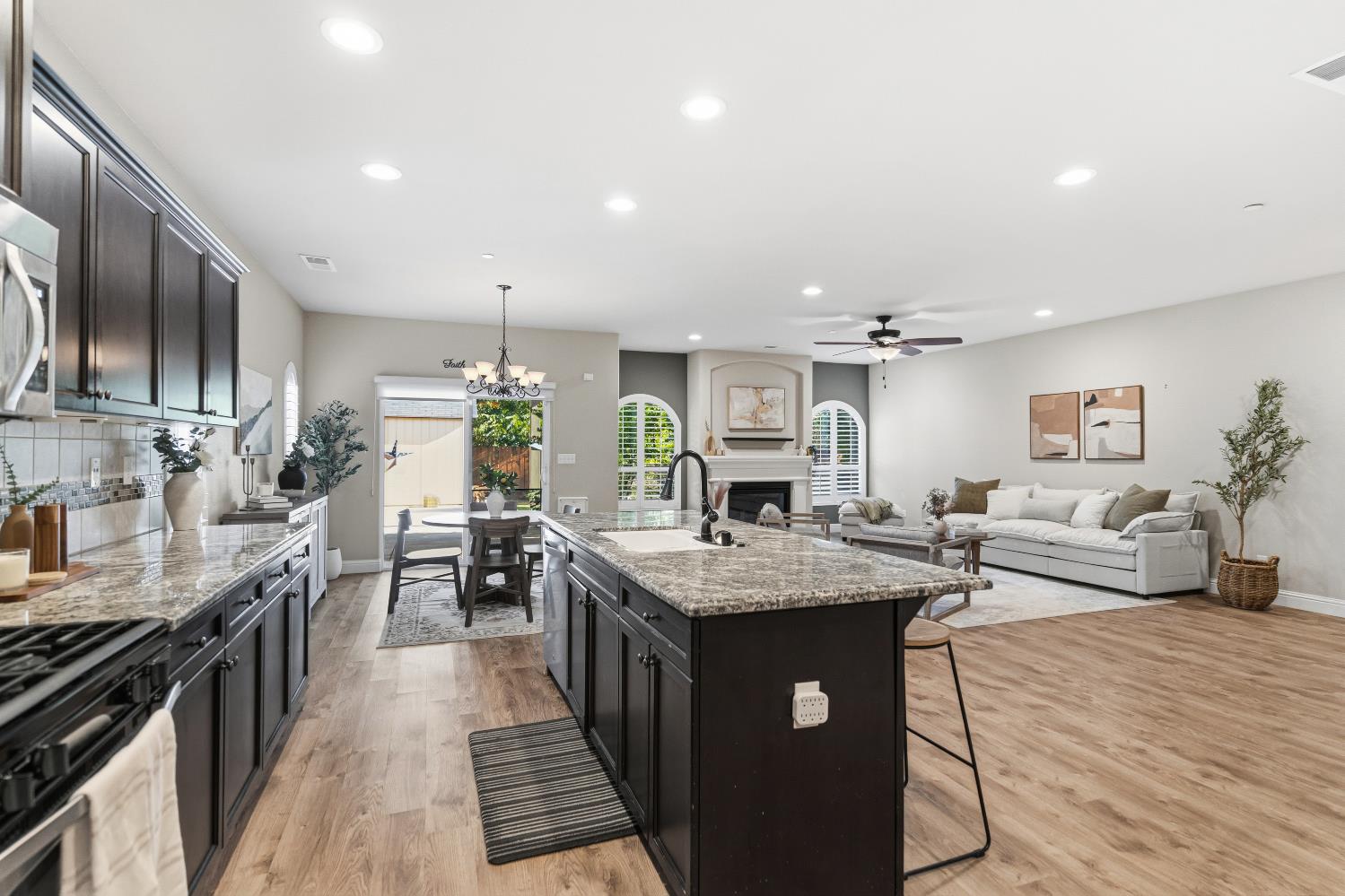 2208 Mesa, Clovis, CA 93611