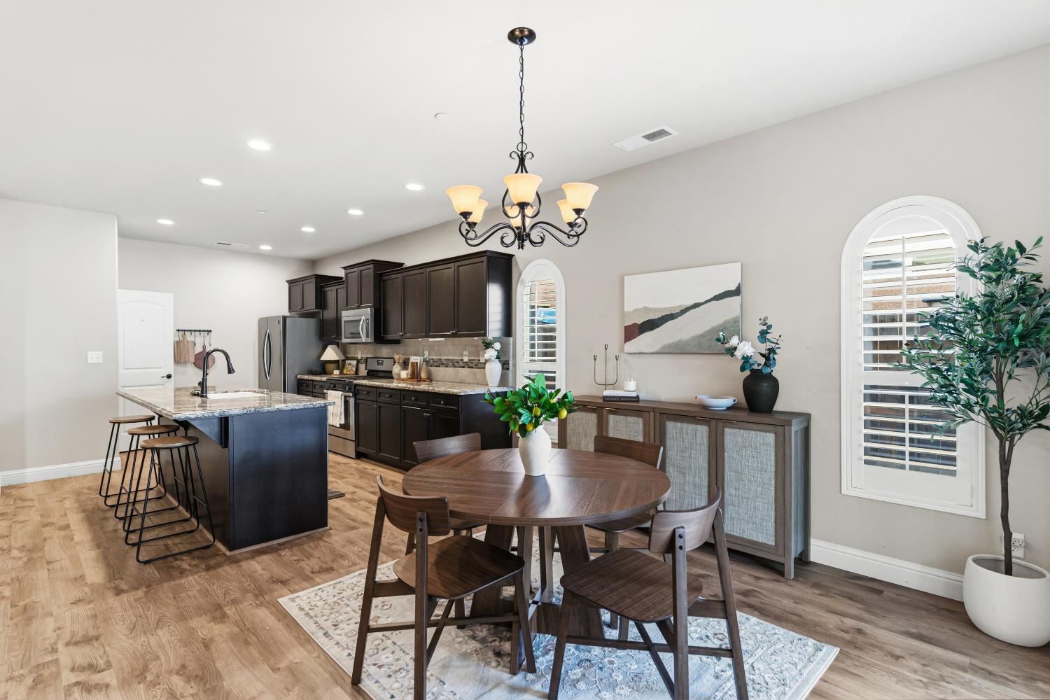2208 Mesa, Clovis, CA 93611