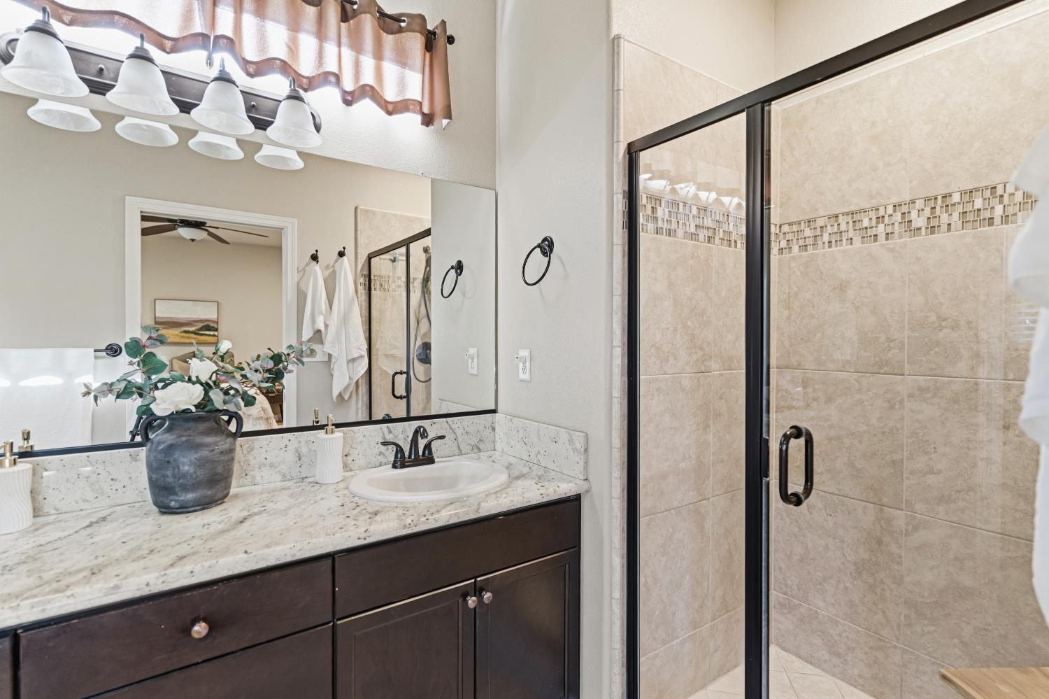 2208 Mesa, Clovis, CA 93611