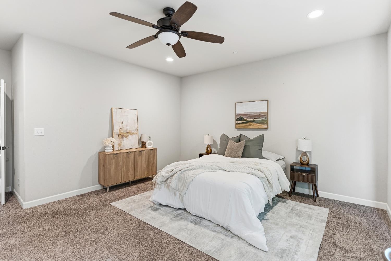 2208 Mesa, Clovis, CA 93611