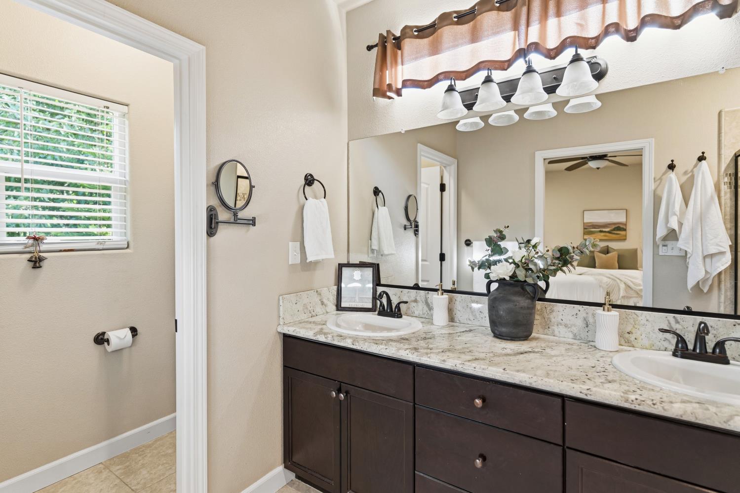 2208 Mesa, Clovis, CA 93611