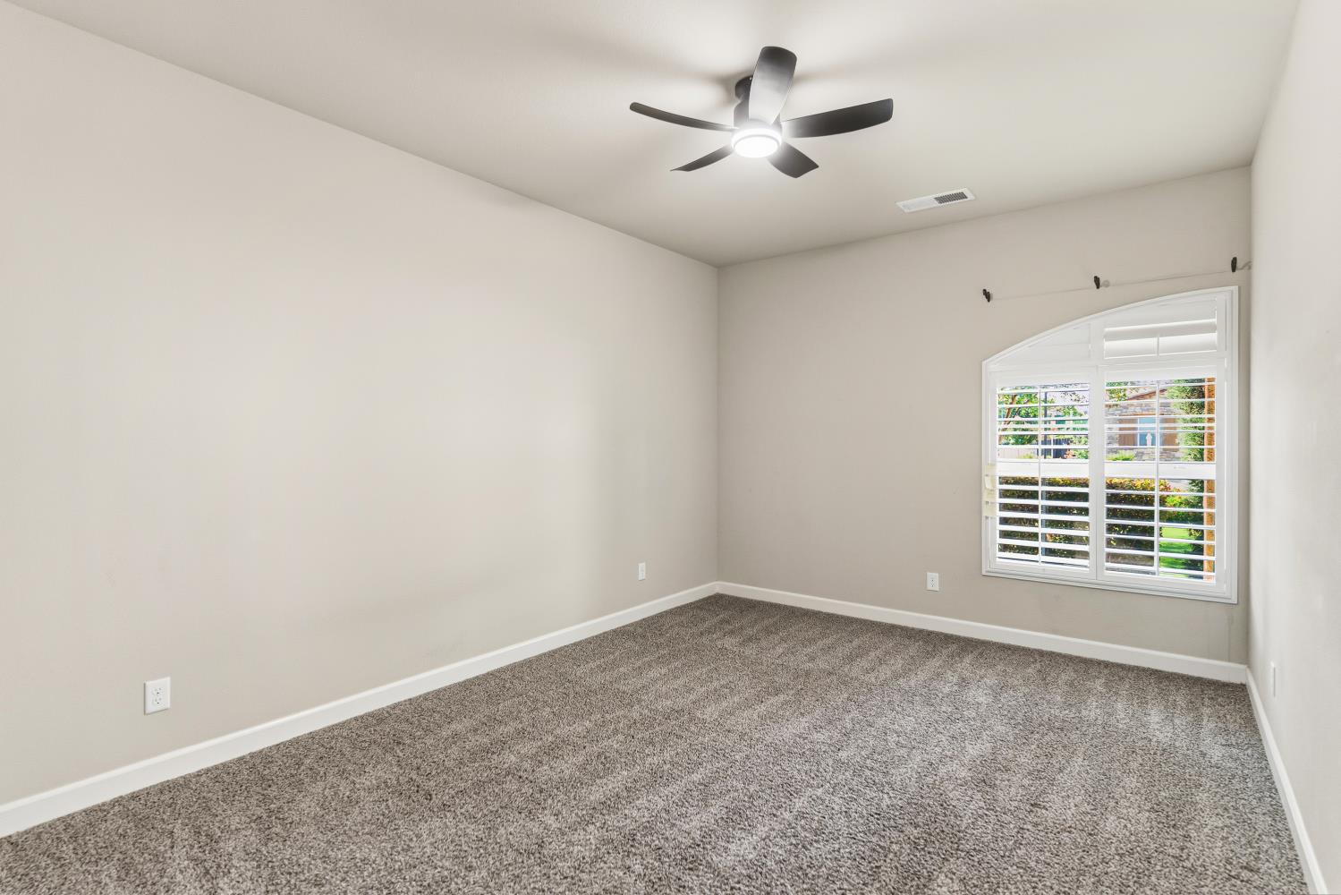 2208 Mesa, Clovis, CA 93611