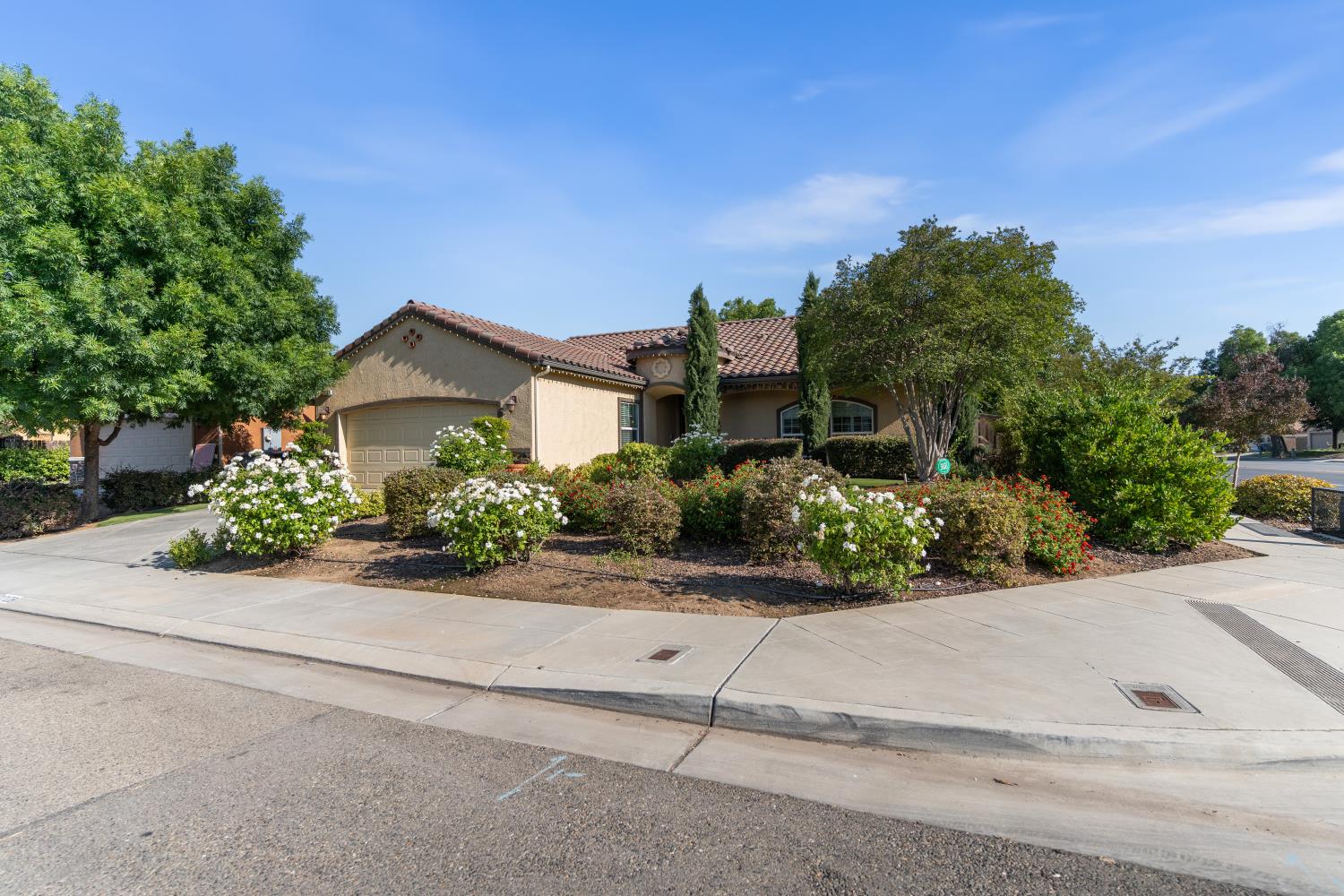 2208 Mesa, Clovis, CA 93611