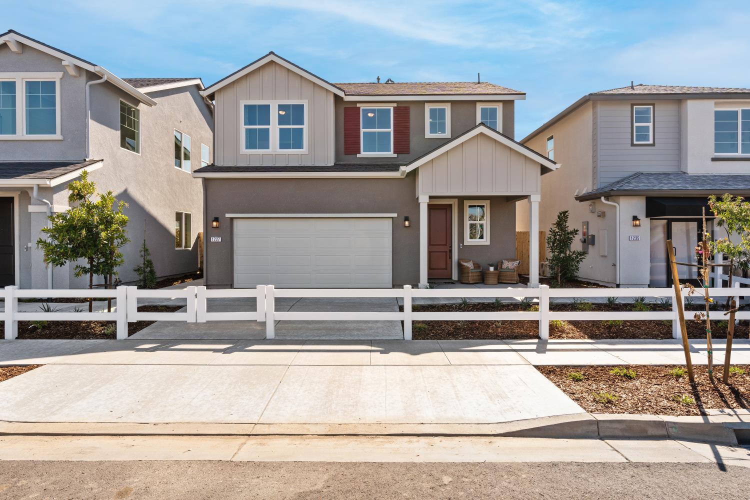 1433 W Payson Ave, Visalia, CA 93291