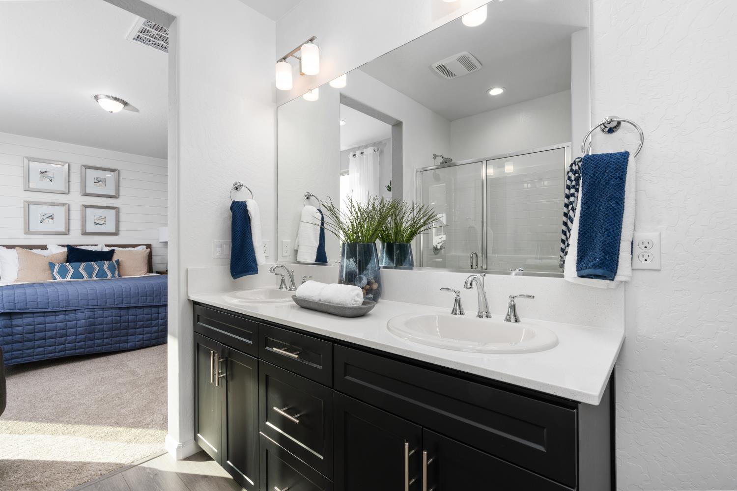 1433 W Payson Ave, Visalia, CA 93291