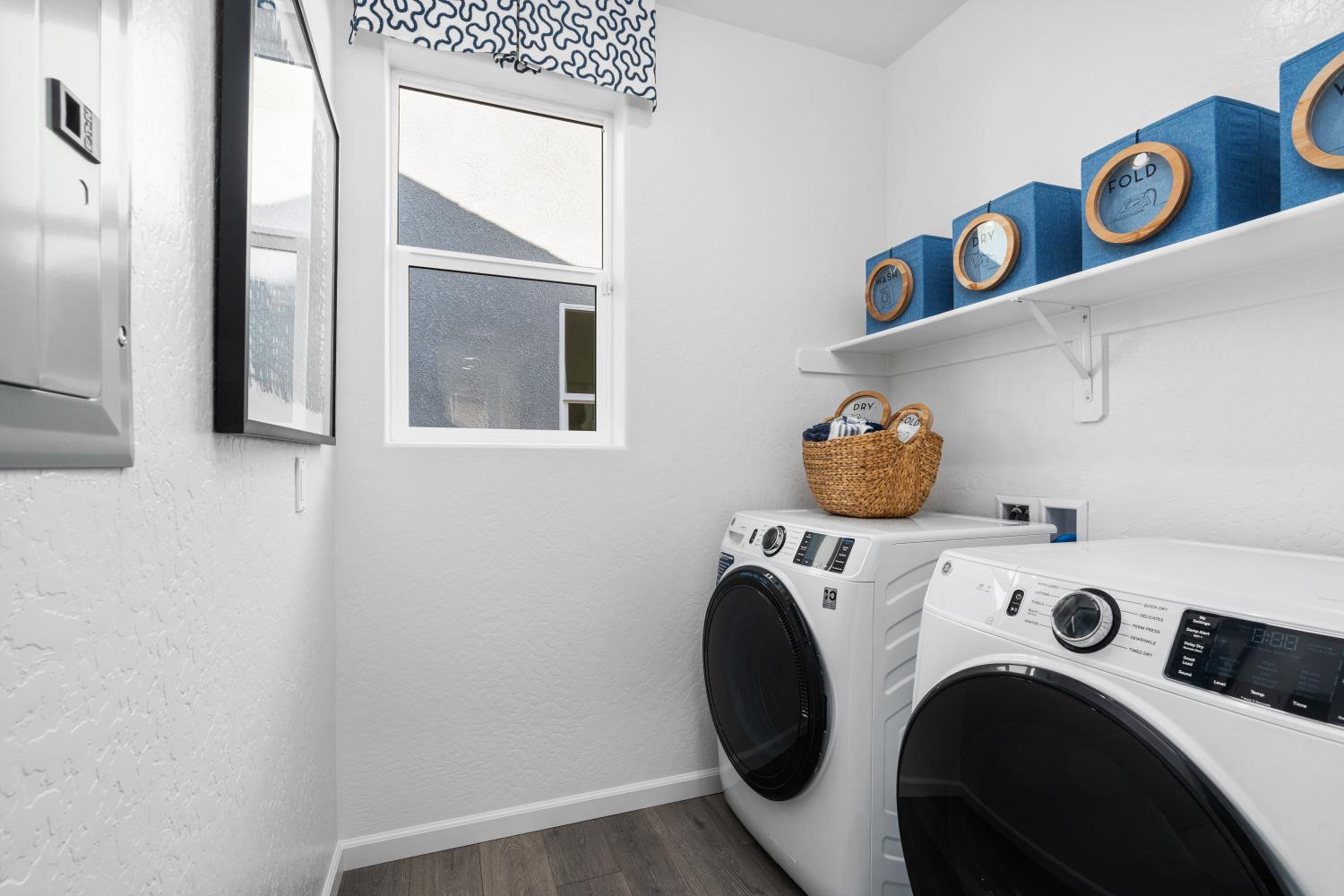 1433 W Payson Ave, Visalia, CA 93291