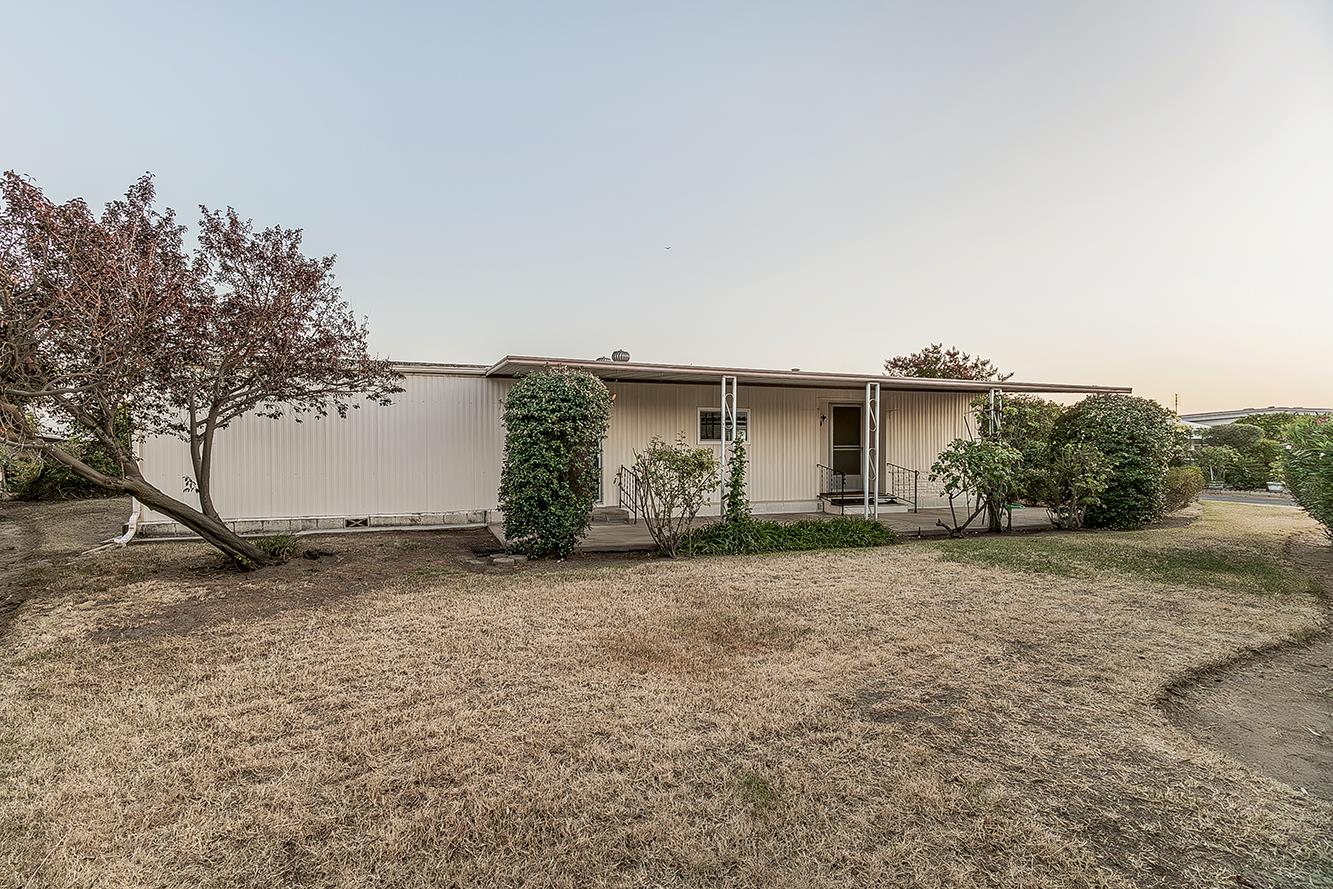 1701 Dinuba Ave #42, Selma, CA 93662