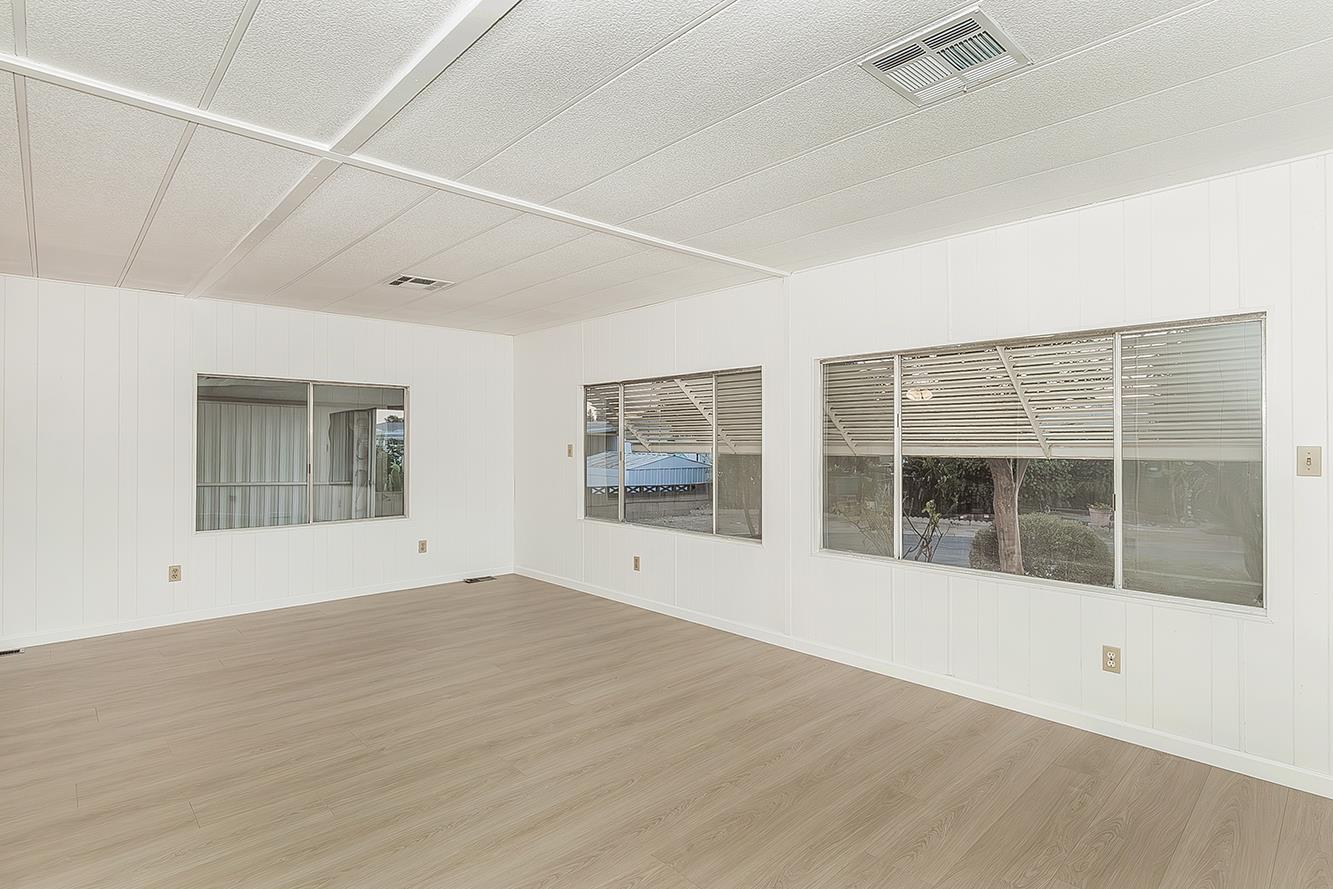 1701 Dinuba Ave #42, Selma, CA 93662