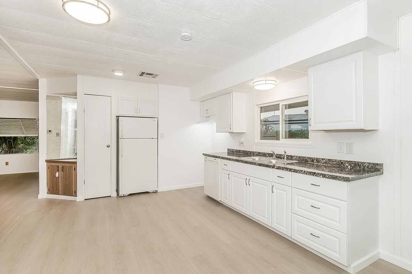 1701 Dinuba Ave #42, Selma, CA 93662