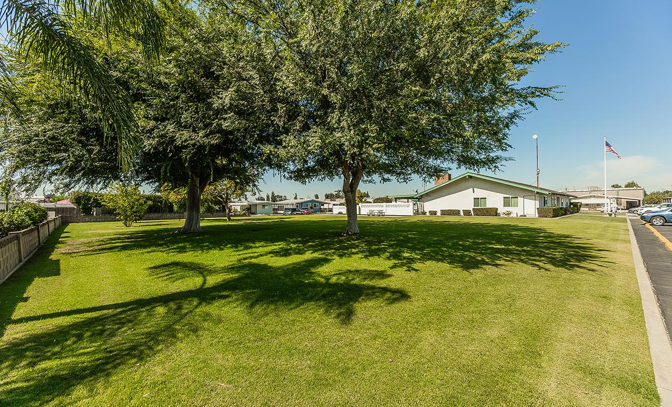 1701 Dinuba Ave #42, Selma, CA 93662