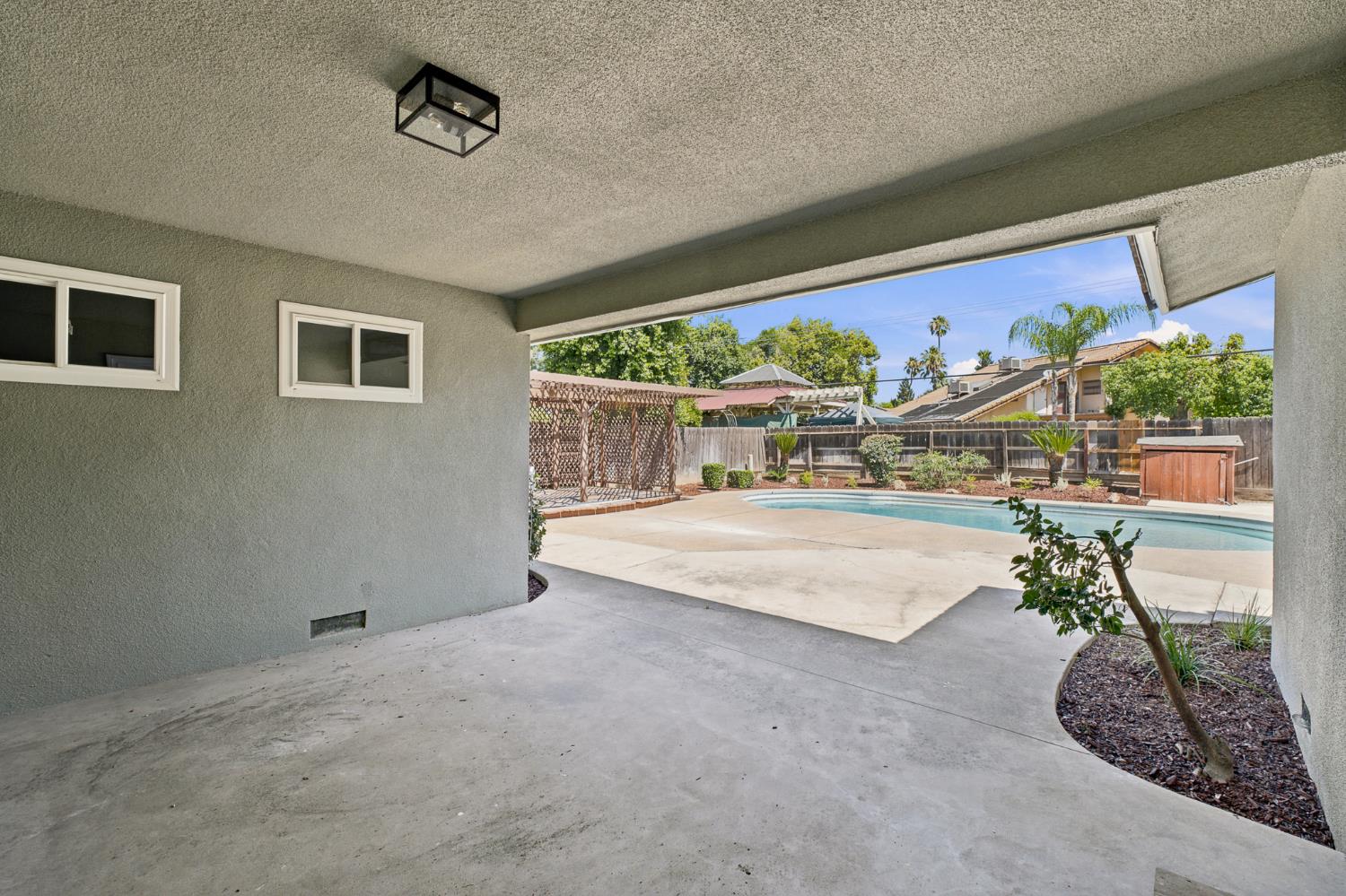 744 W Palo Alto Ave, Fresno, CA 93704