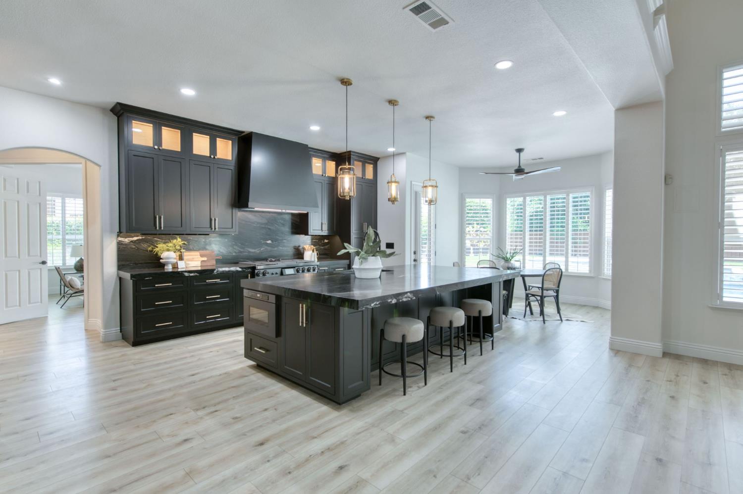 1558 N Oxford Ave, Clovis, CA 93619