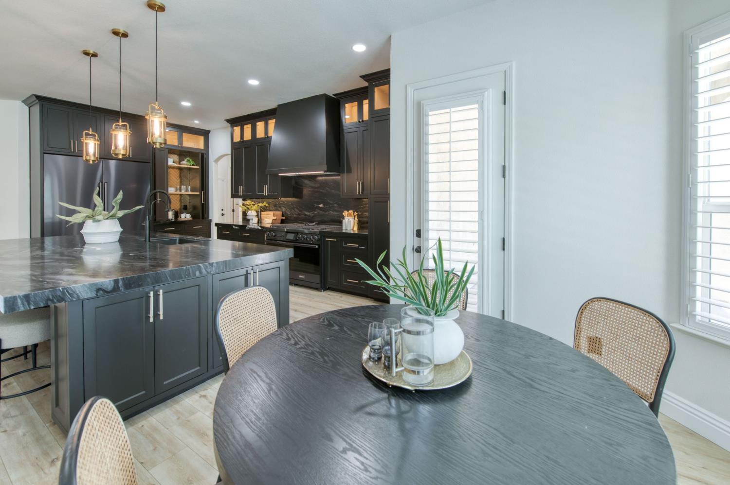 1558 N Oxford Ave, Clovis, CA 93619