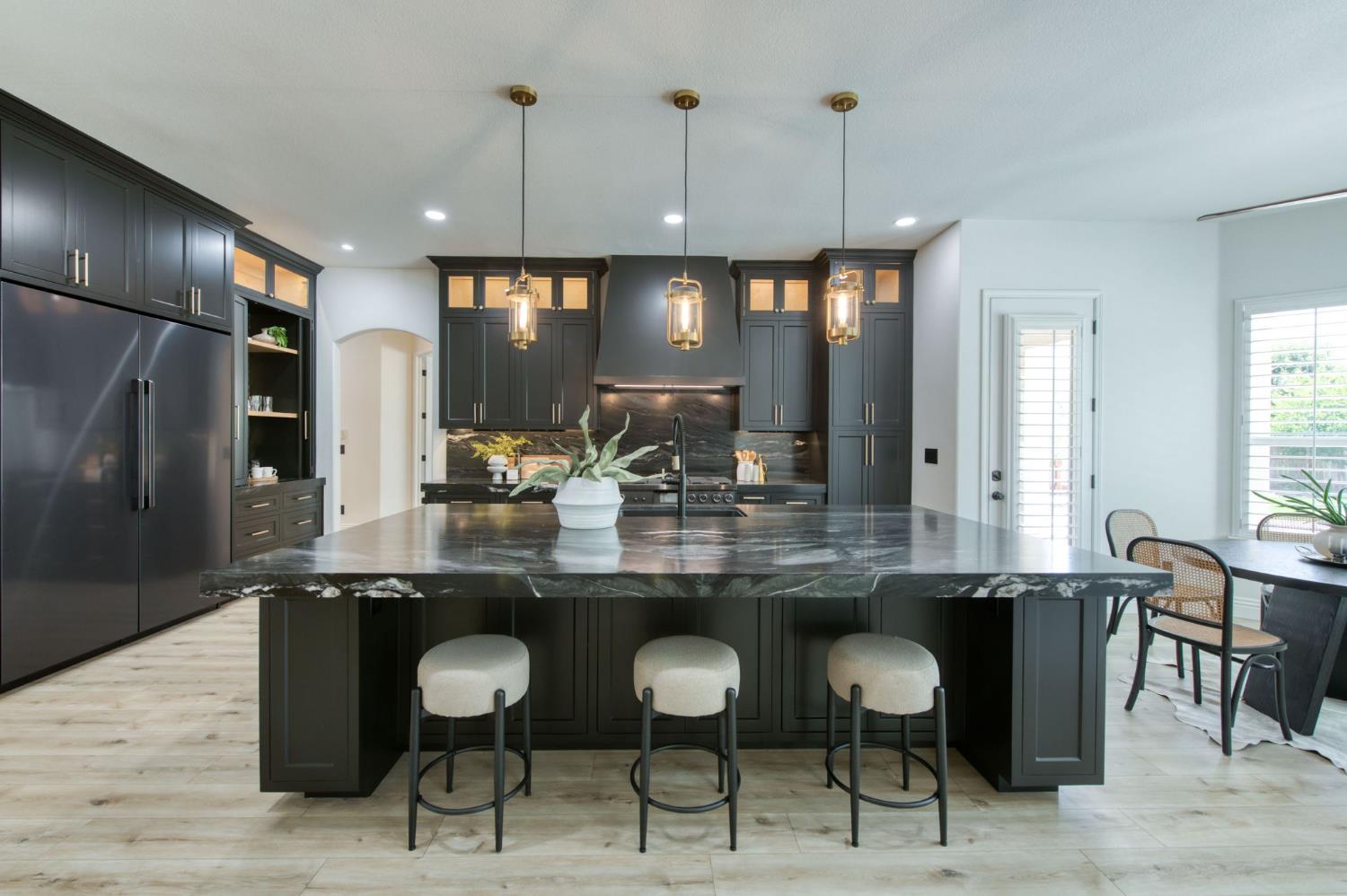 1558 N Oxford Ave, Clovis, CA 93619